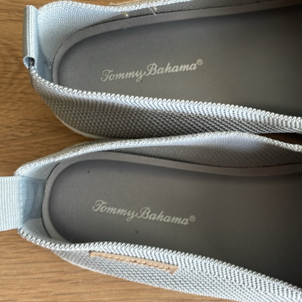 TOMMY BAHAMA GREY CASUAL MESH SLIP-ON FLATS Size 9 - Picture 6 of 16